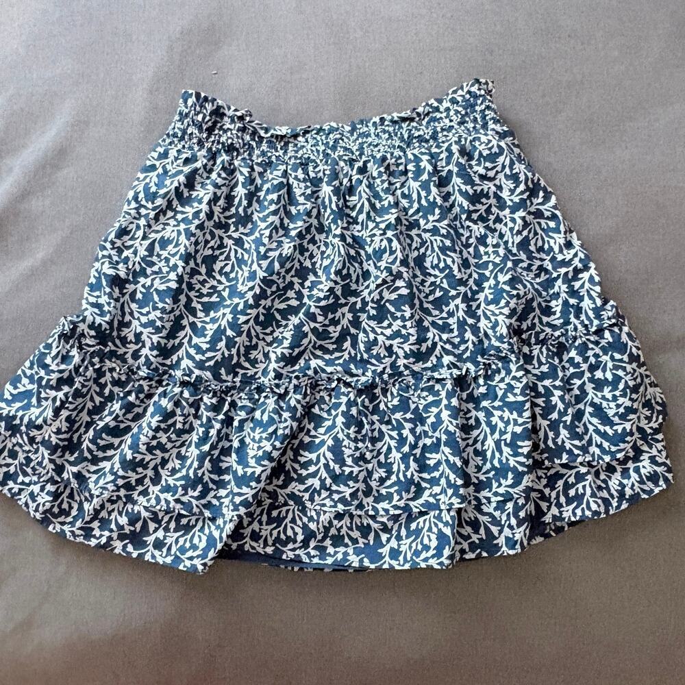 J.Crew Factory ruffled smocked-waist skirt  a blue white floral leaf  M - Picture 5 of 8